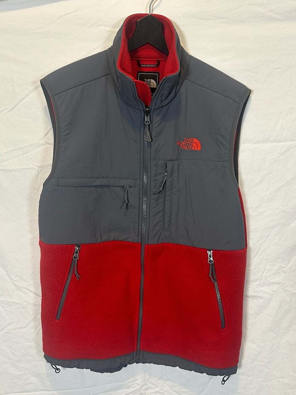 The North Face Denali Vest Size S Red Polartec Recycled Fleece Full Zip